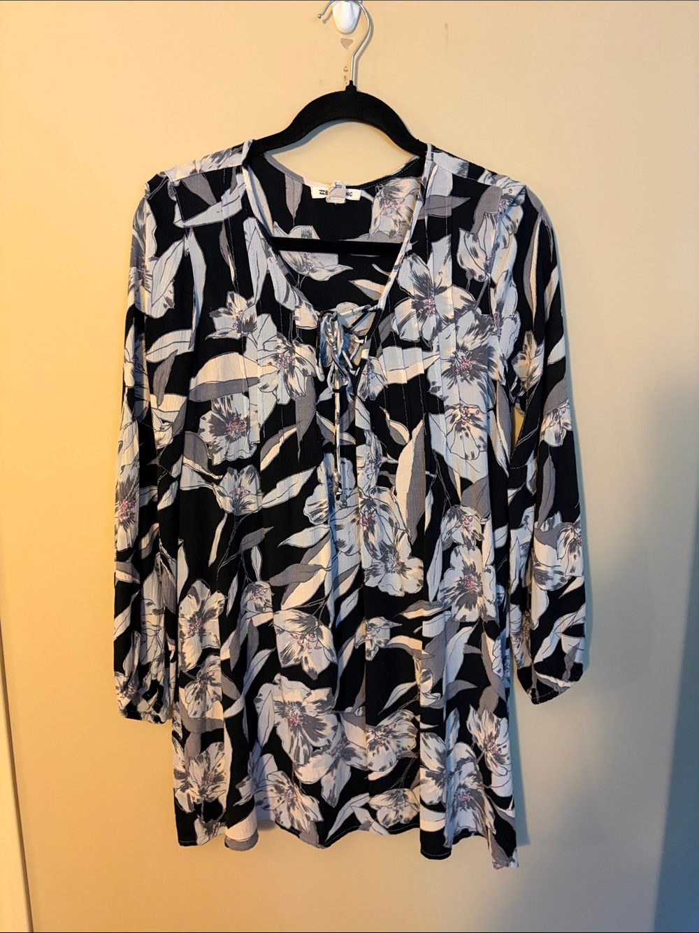 Billabong Floral Lace-Up V-Neck Tunic